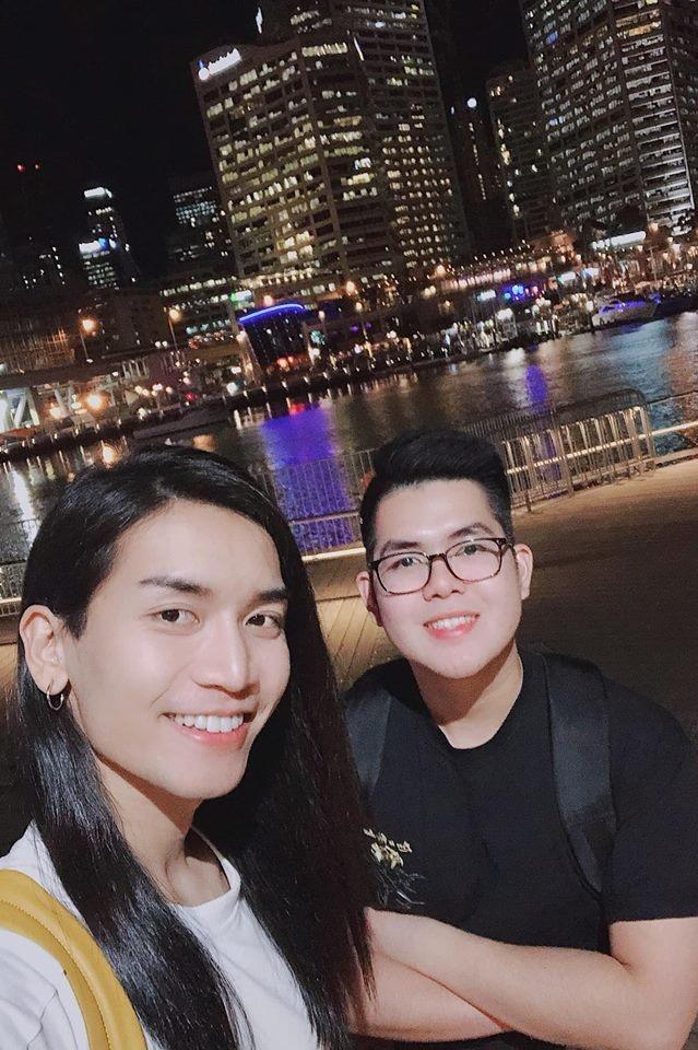 Đau khổ vì bị giữ lại Úc theo cách không ngờ, BB Trần vẫn hớn như bắt được vàng vì thả thính được trai đẹp-1