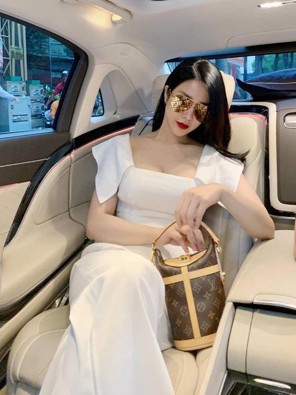 Bầu lần hai khi con đầu lòng chưa kịp lớn, Diệp Lâm Anh đang trên đà soán ngôi mỹ nhân sinh nở của bà xã Lý Hải-9