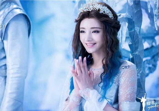 Ngắm 2 vũ nữ đẹp tuyệt trần, là tượng đài nhan sắc ở Tân Cương-6