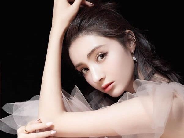 Mỹ nhân Tân Cương ngoại tình với đồng nghiệp?-3