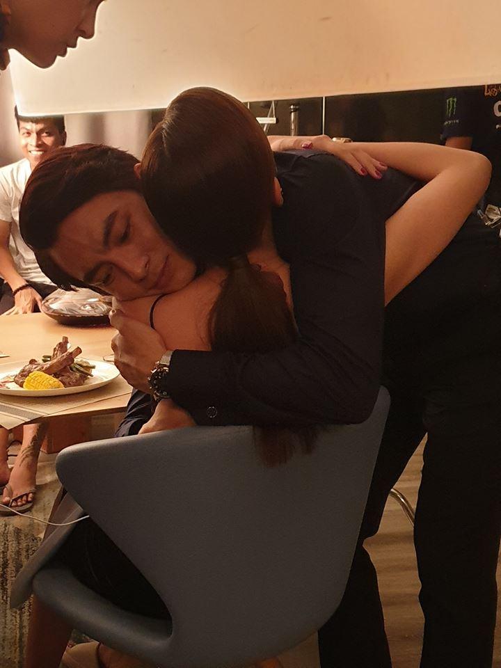 Lộ ảnh Hoàng thượng trong MV mới của Chi Pu nắm chặt tay chị đại Thanh Hằng-2