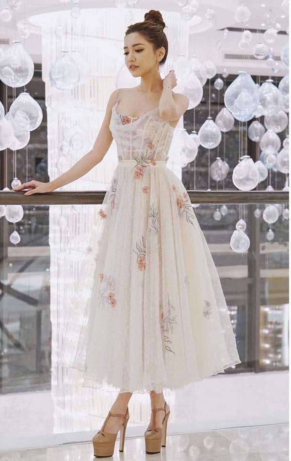 Những pha đi giày cáo gót nhìn muốn rợn tóc gáy của người đẹp Việt-4