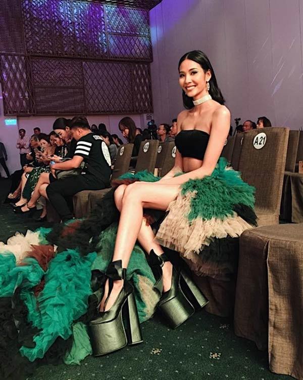 Những pha đi giày cáo gót nhìn muốn rợn tóc gáy của người đẹp Việt-5