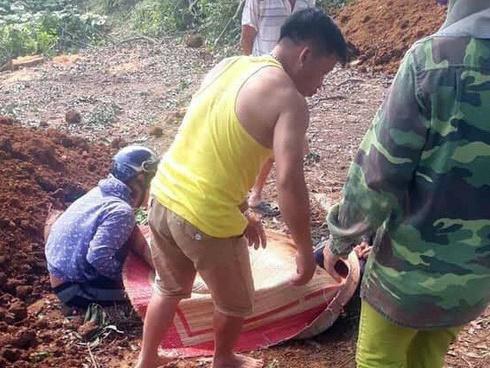 Truy bắt anh rể cũ, kẻ chém chết vợ chồng em vợ ở Yên Bái