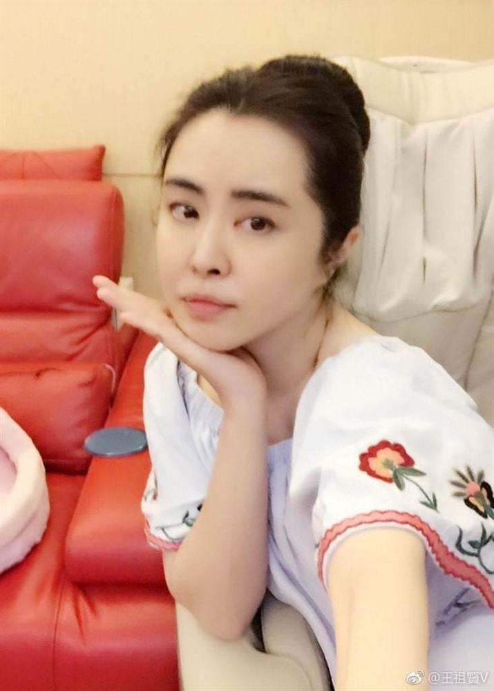 Ngọc nữ số 1 Hong Kong Vương Tổ Hiền: nhan sắc tỏa sáng ngay cả trên giường bệnh-10