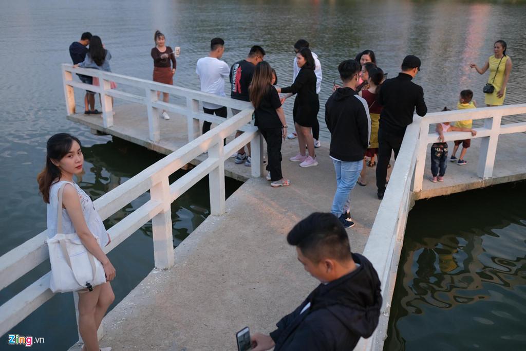 Cảnh người ngắm người ở các điểm đến nổi tiếng của Đà Lạt-2