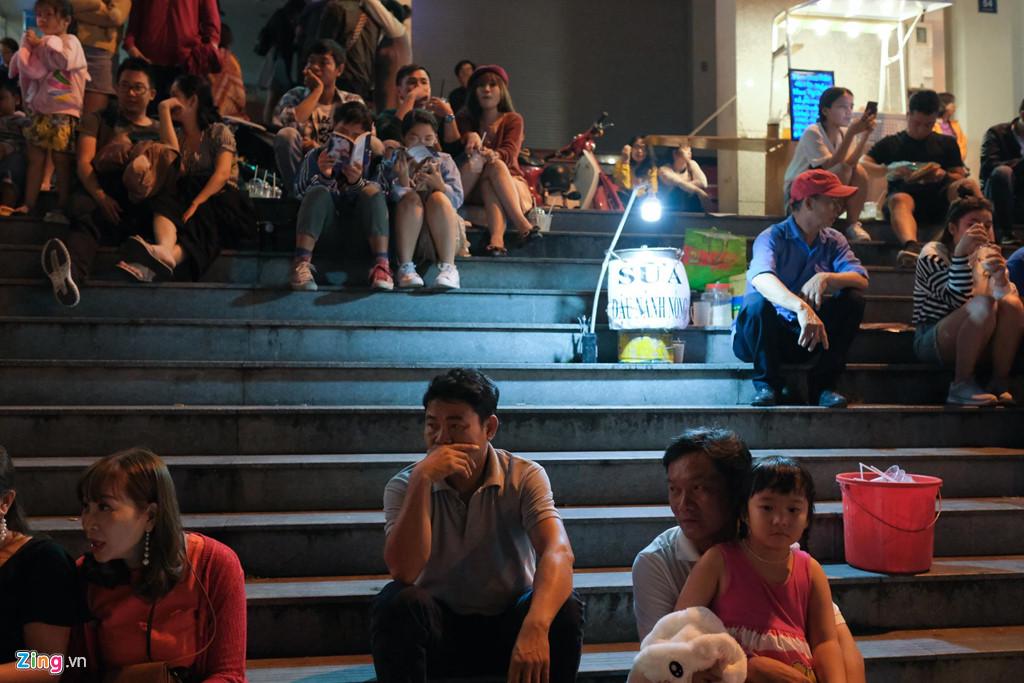 Cảnh người ngắm người ở các điểm đến nổi tiếng của Đà Lạt-6