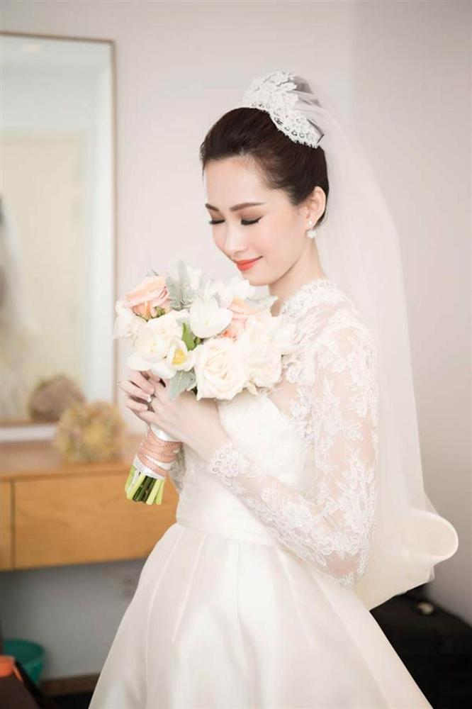 Những bộ váy cưới đẹp nhất mỹ nhân Việt từng khoác lên người-7