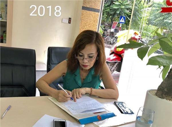 Cô dâu 62 tuổi tiết lộ đã lập xong di chúc khi kết hôn được 8 tháng, người xem hoang mang liệu chồng trẻ được bao nhiêu tiền?-1