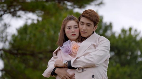 Bình An và Lan Ngọc trao nhau nụ hôn giữa Đà Lạt thơ mộng trong tập 56 Mối Tình Đầu Của Tôi-6