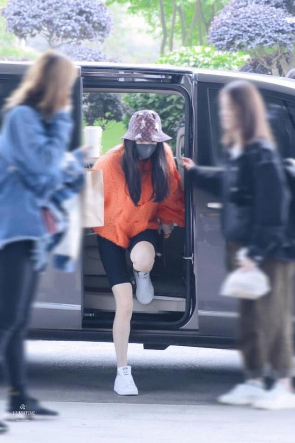 Mặc đồ trên đông dưới hè, Dương Mịch ngay lập tức lên hot search-1