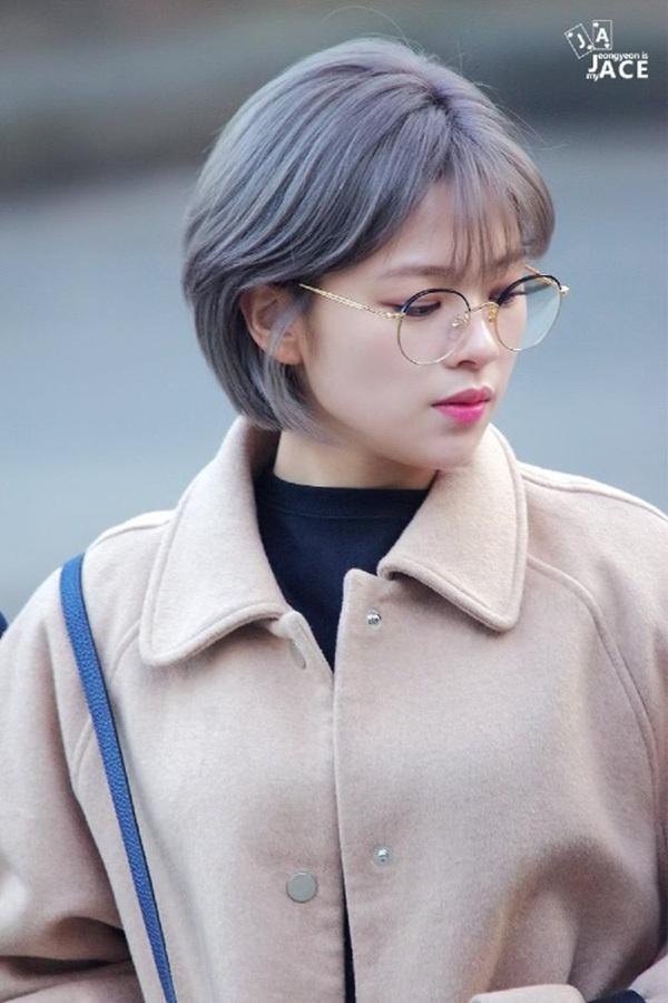 Cùng để tóc dài nhưng nếu Jeong Yeon (Twice) được fan Việt khen ngợi thì fan Hàn lại chê tơi tả-2