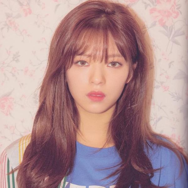 Cùng để tóc dài nhưng nếu Jeong Yeon (Twice) được fan Việt khen ngợi thì fan Hàn lại chê tơi tả-4