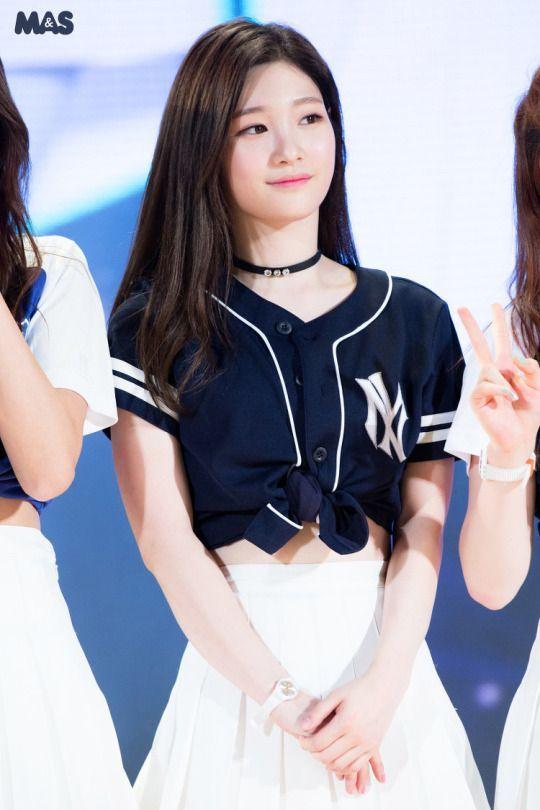 Những nữ idol KPop không ngại công khai phẫu thuật thẩm mỹ và được khen tới tấp vì dao kéo quá thành công-4