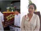Ốc Thanh Vân đến sớm phụ giúp gia đình nghệ sĩ Lê Bình trước giờ diễn ra lễ viếng