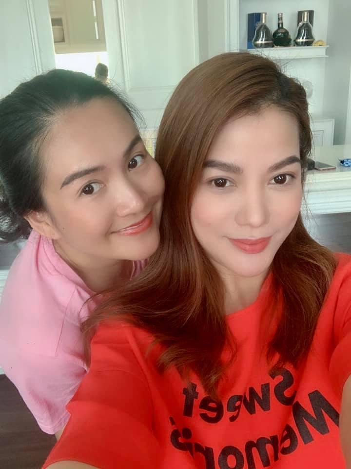 Chân dài Lê Thúy tất bật phơi thóc, rửa bát cho gia đình dịp lễ-9