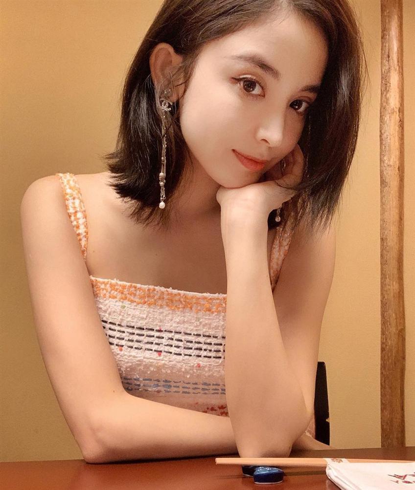 Đón sinh nhật 27 tuổi nhẹ nhàng bên chị gái, Cổ Lực Na Trát khoe nhan sắc xinh đẹp không tì vết-7