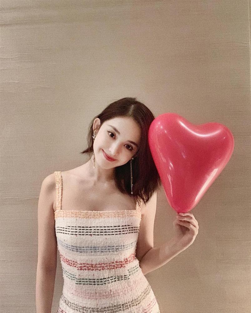 Đón sinh nhật 27 tuổi nhẹ nhàng bên chị gái, Cổ Lực Na Trát khoe nhan sắc xinh đẹp không tì vết-3