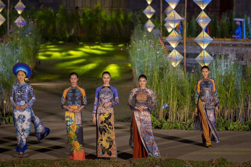 Gái hư Hồng Quế nền nã đến lạ trong tà áo dài lấy cảm hứng từ văn hóa triều Nguyễn-3