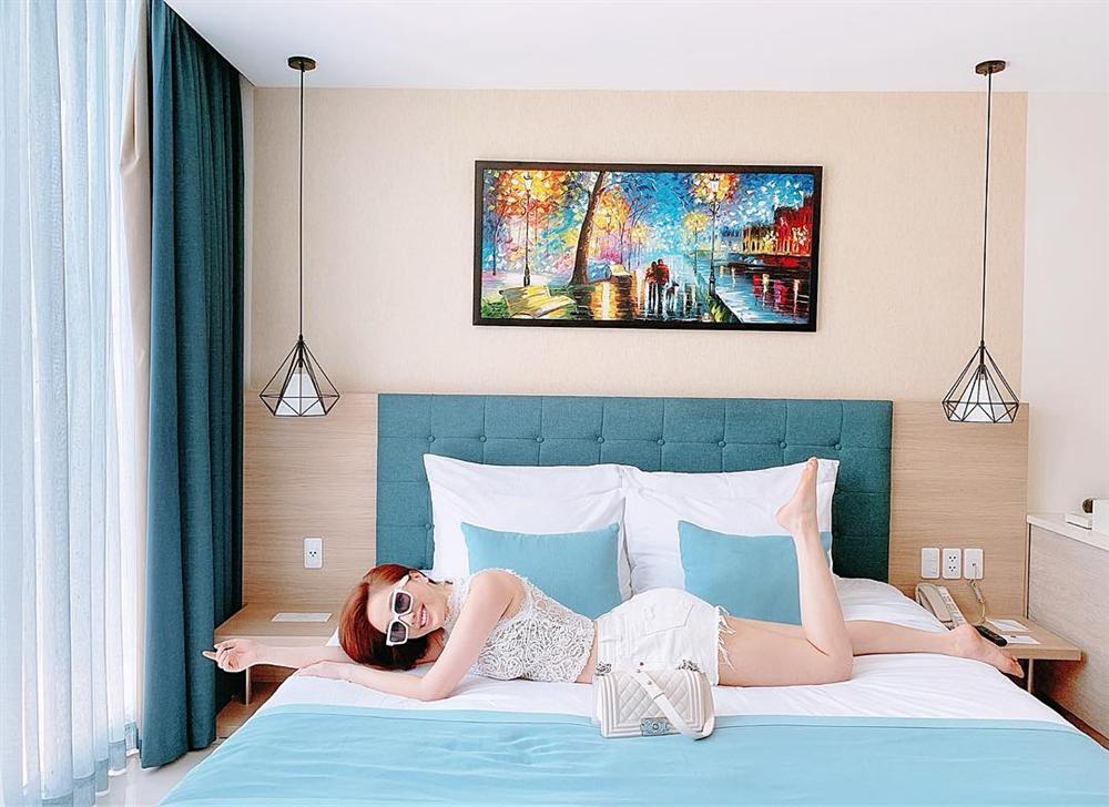 Ôm eo Nhã Phương đi làm sau kỳ nghỉ lễ, Trường Giang tiết lộ: Có một sự lười biếng nhẹ-5