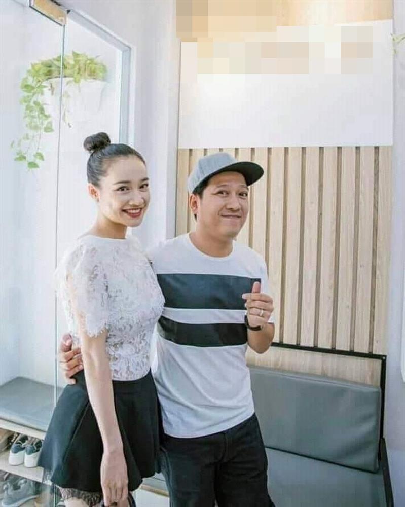 Ôm eo Nhã Phương đi làm sau kỳ nghỉ lễ, Trường Giang tiết lộ: Có một sự lười biếng nhẹ-1