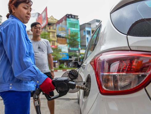 Giá xăng giảm gần 400 đồng mỗi lít từ chiều nay-3