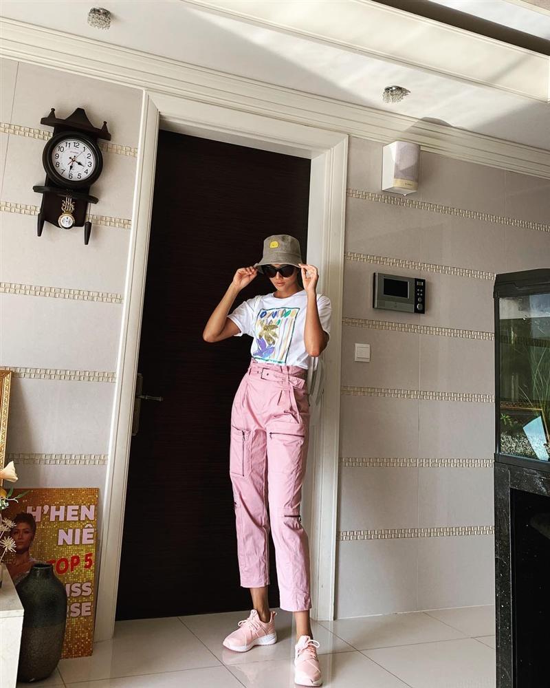 STREET STYLE nghỉ lễ: Angela Phương Trinh, Đặng Thu Thảo kín như bưng giữa dàn mỹ nhân diện bikini bốc lửa-9