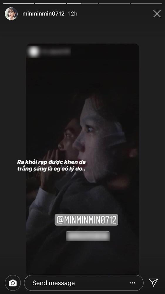 Đi xem phim cũng đắp mặt nạ luôn trong rạp, có lẽ Min chính là truyền nhân của Phạm Băng Băng rồi!-1