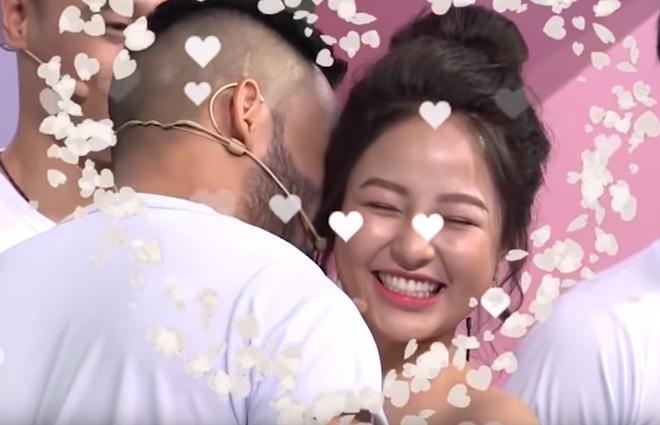 Mẫu nam diễn cảnh tình tứ với Trâm Anh nói gì về việc bị cắt khỏi sóng VTV3?-9