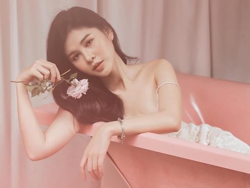 Hoàng Thùy Linh ra mắt mẹ chồng tương lai nhưng đến quả dứa cũng không biết gọt-5