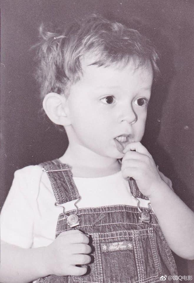 Trọn bộ ảnh thời đóng bỉm cực đáng yêu của Người Nhện Tom Holland, xem là muốn đi sản xuất ngay 1 đứa!-4