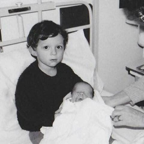 Trọn bộ ảnh thời đóng bỉm cực đáng yêu của Người Nhện Tom Holland, xem là muốn đi sản xuất ngay 1 đứa!-6