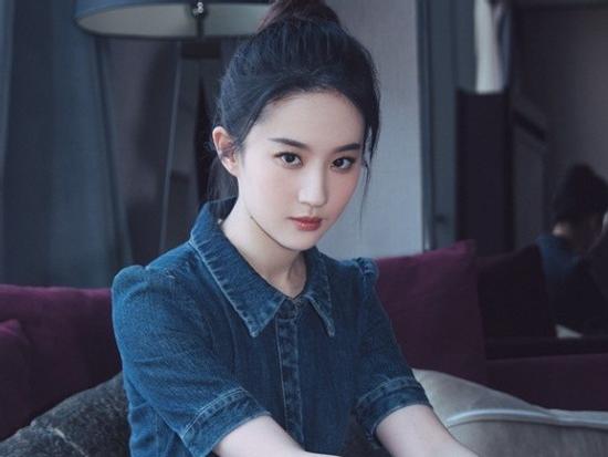 Lưu Diệc Phi bị tố ở bẩn: 'Không chịu gội đầu, dùng phấn thơm để che mùi hôi'