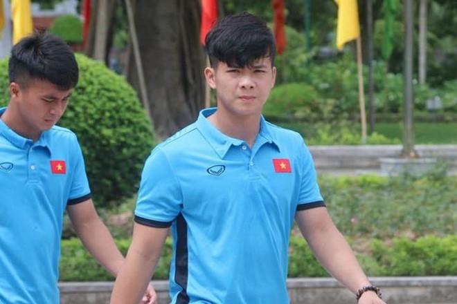 Thêm cầu thủ sinh năm 2000 chứng minh cứ thủ môn là phải đẹp trai-5