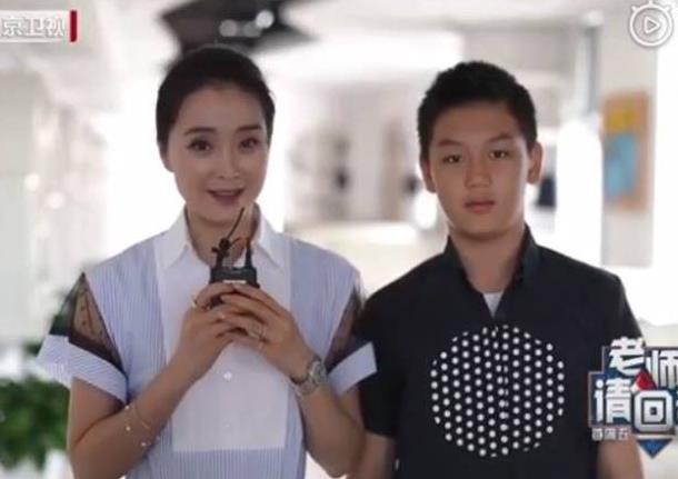 Con trai từng mắng Tình Nhi cách cách trên truyền hình giờ ra sao-1