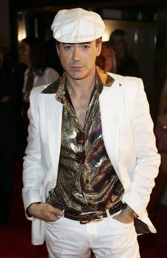 Hoa mắt với thời trang ngoài đời của Iron Man Robert Downey Jr: đố ai tìm được màu nào chú đây chưa thử?-3