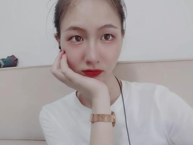 Nữ sinh 20 tuổi gây xúc động khi đỡ 8 nhát dao để cứu bạn-1