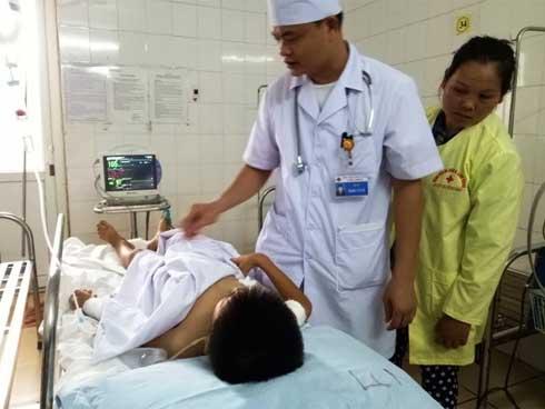 Khởi tố đối tượng đâm 6 cô trò thương vong ở Thanh Hóa-4