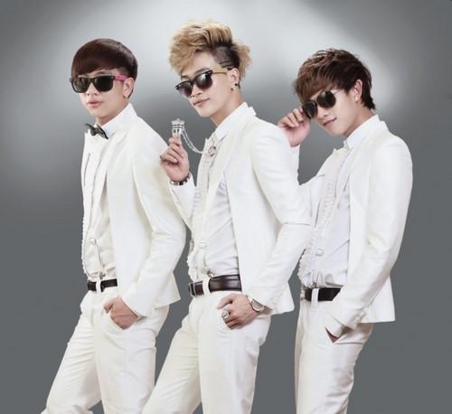 Bẵng đi hơn chục năm, Ti Ti - cựu trưởng nhóm nhạc thảm họa HKT giờ đã dậy thì thành công thế này rồi ư?-3