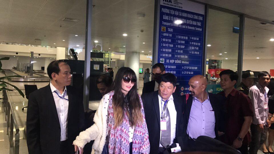 Đoàn Thị Hương về đến Hà Nội-5