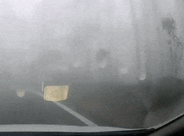 Clip sốc: Đang đổ đèo, nữ phượt thủ văng ra khỏi xe máy, ‘bay như chim’ xuống vực sâu