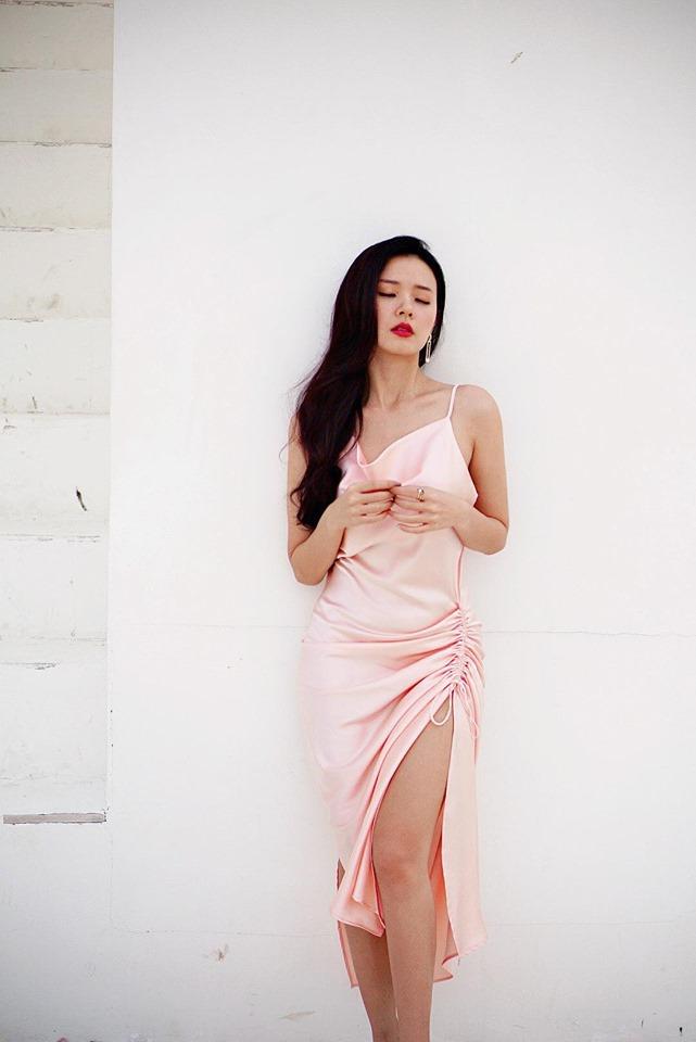 Thánh tiết kiệm showbiz gọi tên Midu: mua 1 mẫu váy nhưng 6 màu khác nhau rồi mặc đi mặc lại-2