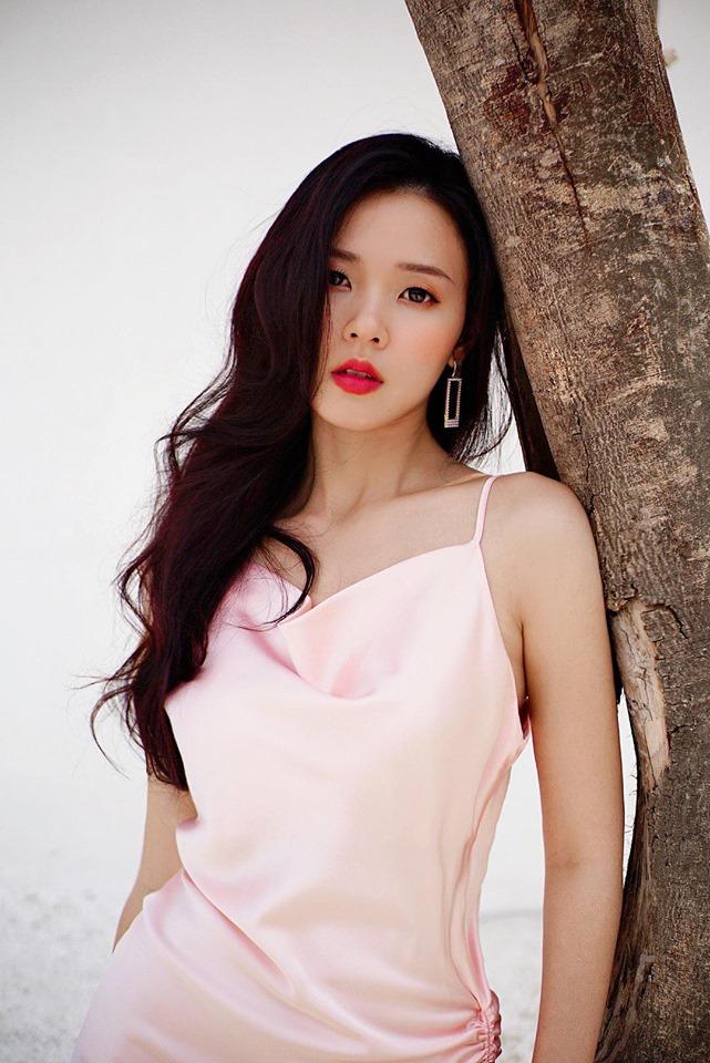 Thánh tiết kiệm showbiz gọi tên Midu: mua 1 mẫu váy nhưng 6 màu khác nhau rồi mặc đi mặc lại-3