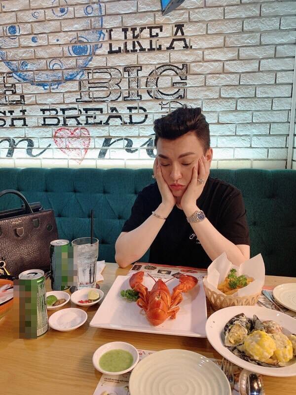 Phát sốt với phong cách yểu điệu thục nữ của trai đẹp vừa được Thúy Vi công khai lấy làm chồng-7