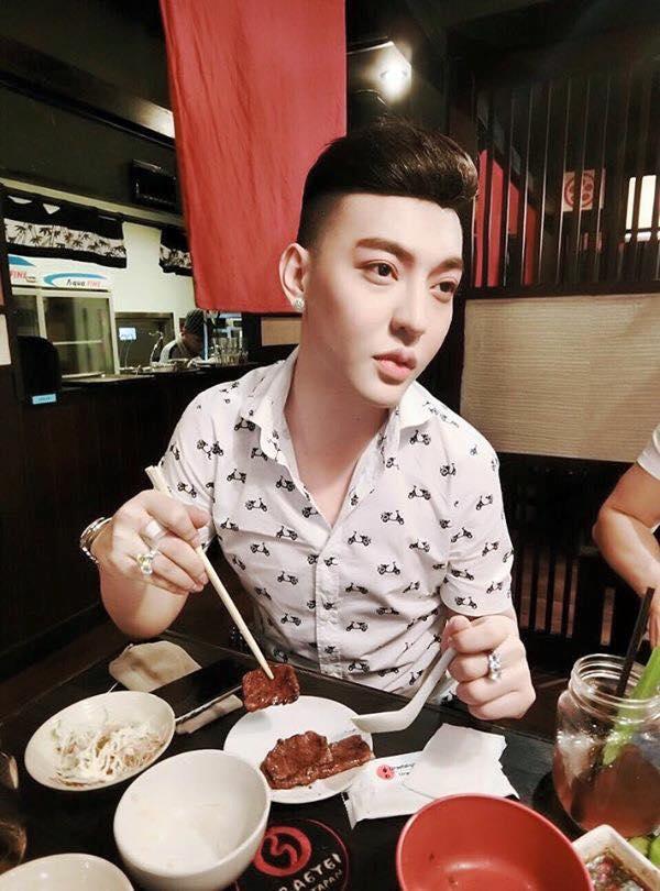 Phát sốt với phong cách yểu điệu thục nữ của trai đẹp vừa được Thúy Vi công khai lấy làm chồng-9