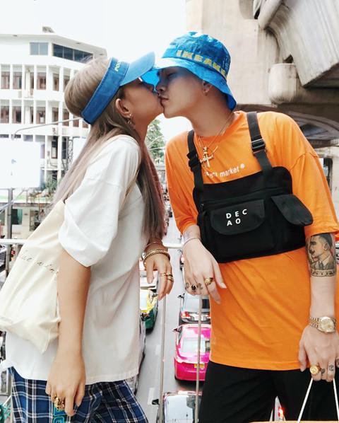 Học Châu Bùi, Decao cách tạo dáng chụp ảnh khi du lịch cùng người yêu-1