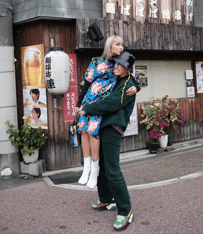 Học Châu Bùi, Decao cách tạo dáng chụp ảnh khi du lịch cùng người yêu-3