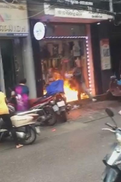 Đến đòi con bất thành, chồng cũ tẩm xăng đốt nhà vợ cũ ở Hải Phòng-1