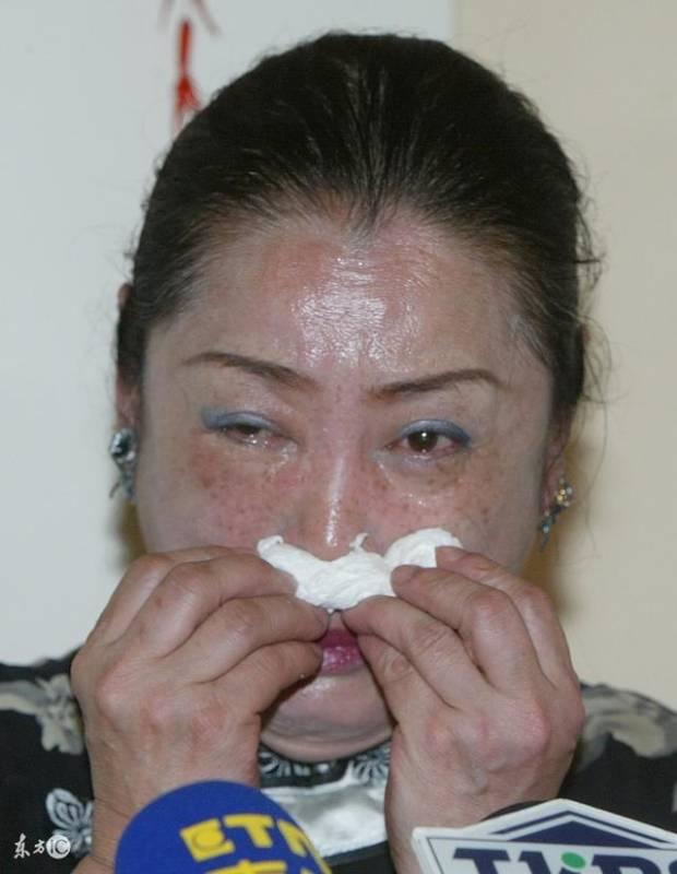 Đời buồn của công chúa phim Bao Thanh Thiên: anh trai đánh đập thậm tệ, mẹ đẻ tố làm gái kiếm tiền hút ma túy, mắc bệnh ung thư quái ác-9