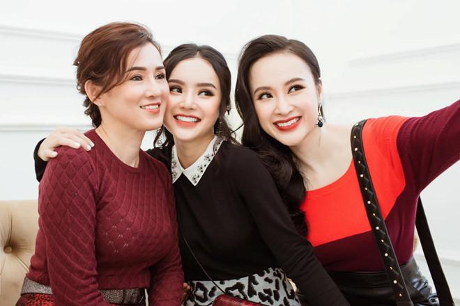Những cặp chị em gái được khen ngợi về nhan sắc của showbiz Việt-4